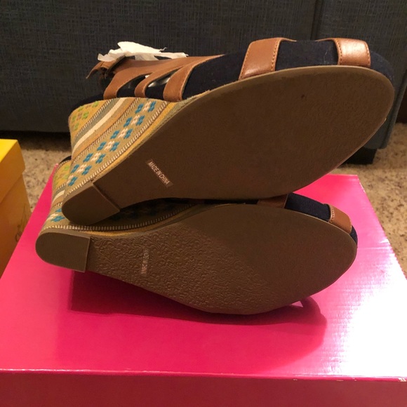 Stacked Heel Wedges Leather and Twill Printed NIB size 9 - Picture 8 of 9